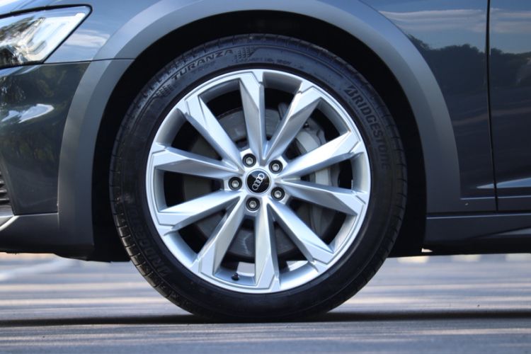 Used Audi A6 2023 allroad quattro 55 TFSI Prestige Off-Road Model Exterior 6