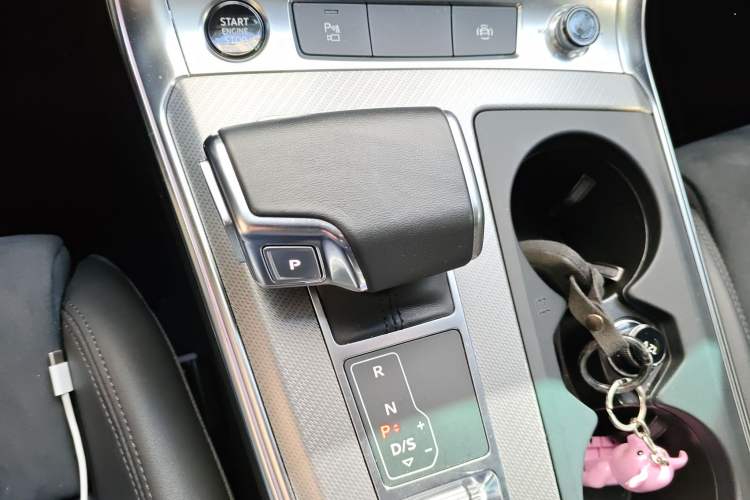 Used Audi A6 2023 Avant Futurist 45 TFSI Prestige Dynamic Edition Gear Lever