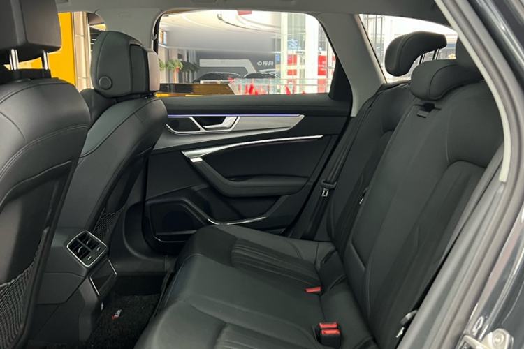Used Audi A6 2023 allroad quattro 55 TFSI Prestige Off-Road Model Interior 3
