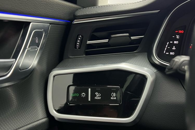 Used Audi A6 2023 allroad quattro 55 TFSI Prestige Off-Road Model Interior 8