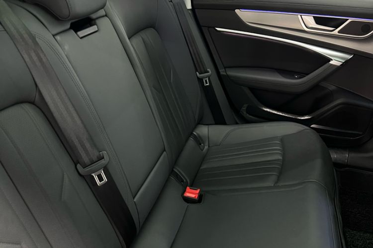 Used Audi A6 2023 allroad quattro 55 TFSI Prestige Off-Road Model Interior 9