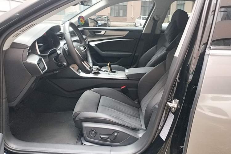 Used Audi A6 2023 Avant Futurist 45 TFSI Prestige Dynamic Edition Left Front Seat