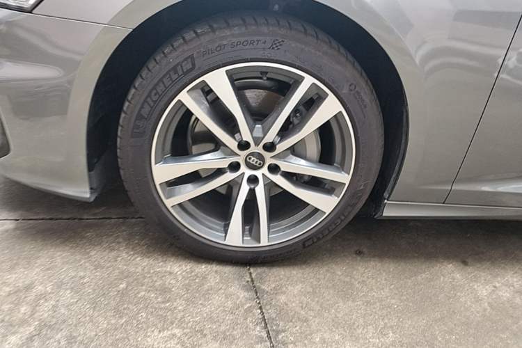 Used Audi A6 2023 Avant Futurist 45 TFSI Prestige Dynamic Edition Left Front Wheel Hub
