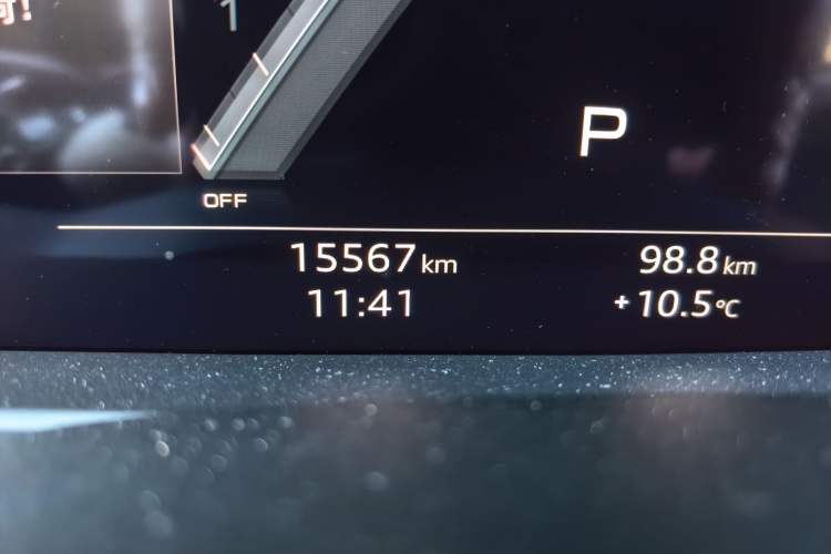 Used Audi A6 2023 allroad quattro 55 TFSI Prestige Off-Road Model Odometer Close Up
