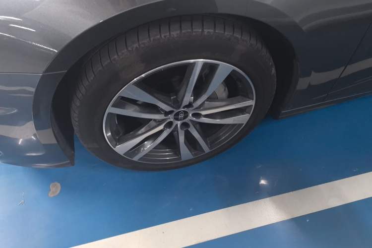 Used Audi A6 2023 Avant Futurist 45 TFSI Prestige Dynamic Edition Right Front Wheel Hub