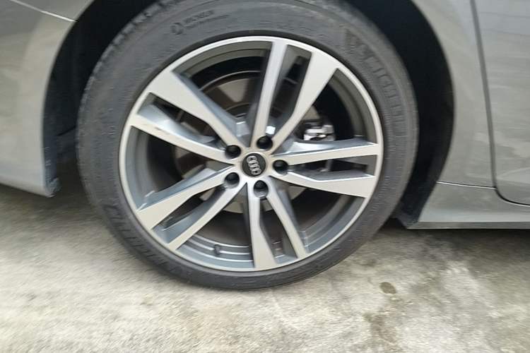 Used Audi A6 2023 Avant Futurist 45 TFSI Prestige Dynamic Edition Right Rear Wheel Hub