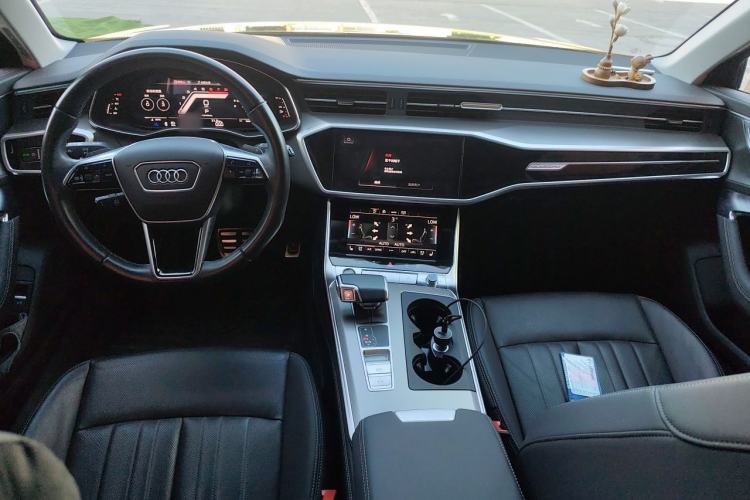 Used Audi A6 2024 allroad quattro 55 TFSI Prestige Off-Road Model Center Console