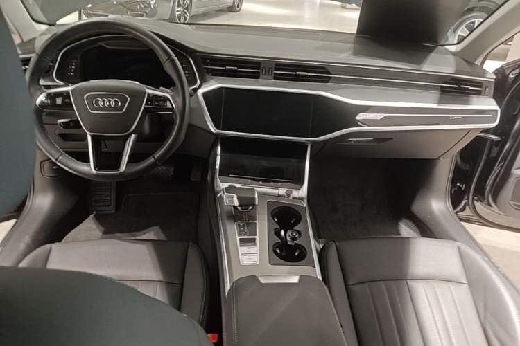 Used Audi A6 2024 allroad quattro 55 TFSI Prestige Off-Road Model Center Console