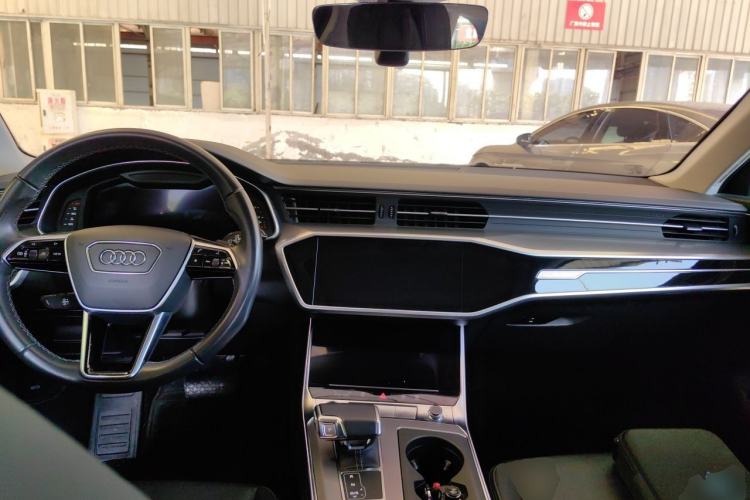 Used Audi A6 2024 allroad quattro 55 TFSI Prestige Off-Road Model Center Console