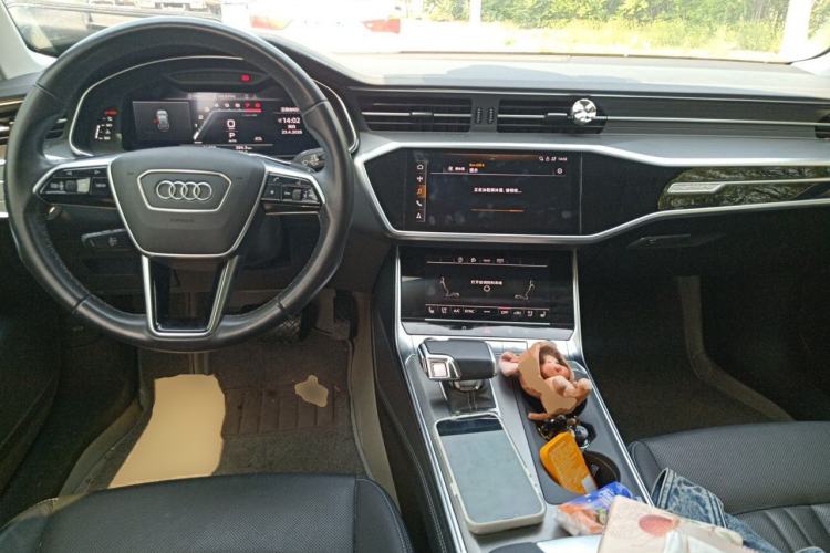 Used Audi A6 2024 allroad quattro 55 TFSI Prestige Off-Road Model Center Console