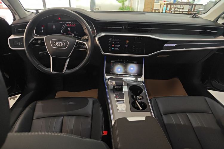 Used Audi A6 2024 allroad quattro 55 TFSI Prestige Off-Road Model Center Console