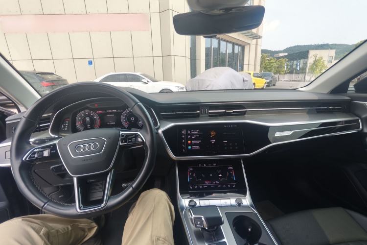 Used Audi A6 2024 allroad quattro 55 TFSI Prestige Off-Road Model Center Console