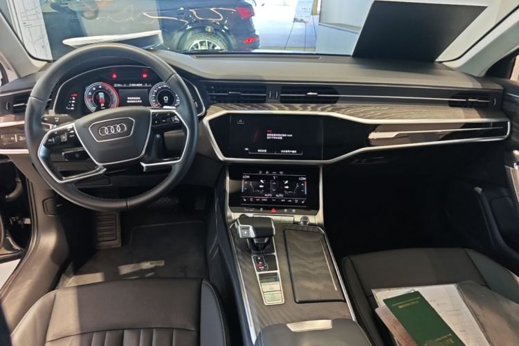 Used Audi A6 2024 allroad quattro 55 TFSI Prestige Off-Road Model Center Console