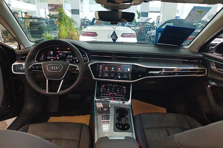 Used Audi A6 2024 allroad quattro 55 TFSI Prestige Off-Road Model Center Console