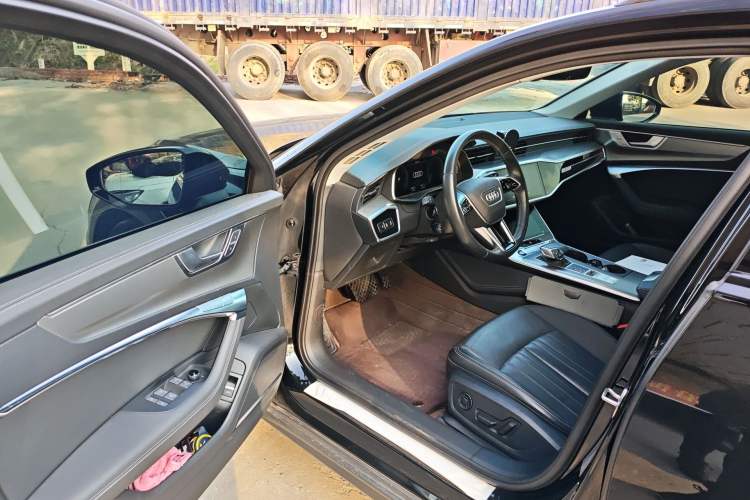 Used Audi A6 2024 allroad quattro 55 TFSI Prestige Off-Road Model Driver Seat