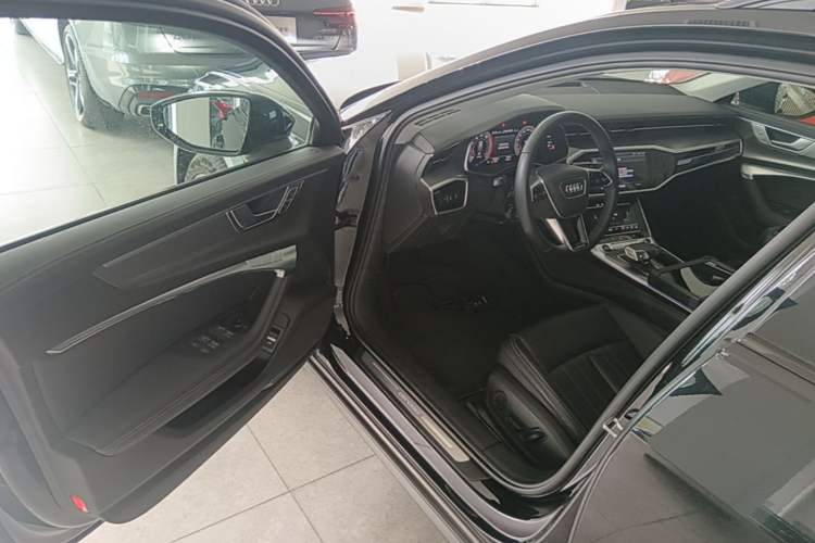 Used Audi A6 2024 allroad quattro 55 TFSI Prestige Off-Road Model Driver Seat