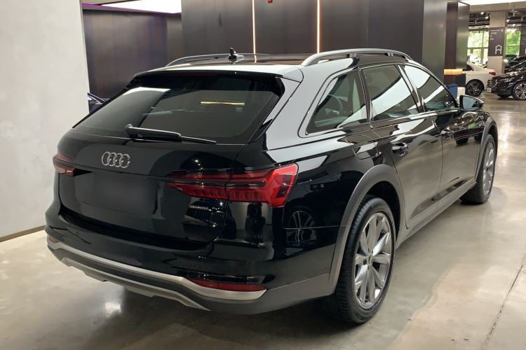 Used Audi A6 2024 allroad quattro 55 TFSI Prestige Off-Road Model Exterior 3