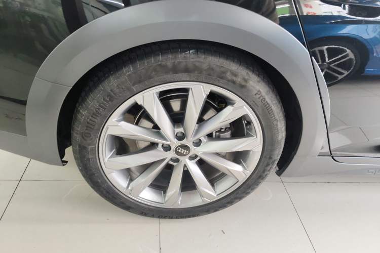 Used Audi A6 2024 allroad quattro 55 TFSI Prestige Off-Road Model Exterior 5