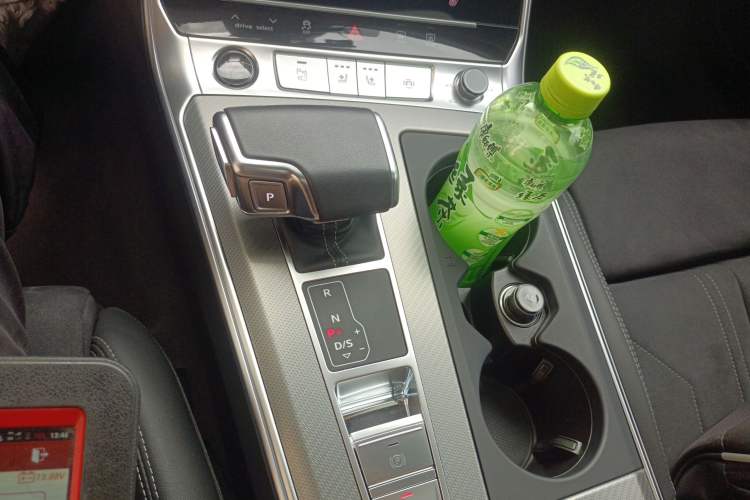 Used Audi A6 2024 Avant Futurist 45 TFSI Prestige Dynamic Edition Gear Lever