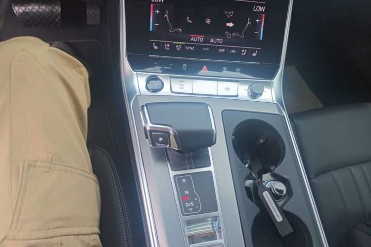Used Audi A6 2024 allroad quattro 55 TFSI Prestige Off-Road Model Gear Lever
