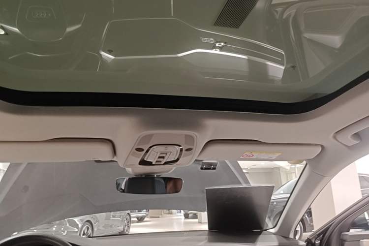 Used Audi A6 2024 allroad quattro 55 TFSI Prestige Off-Road Model Headliner