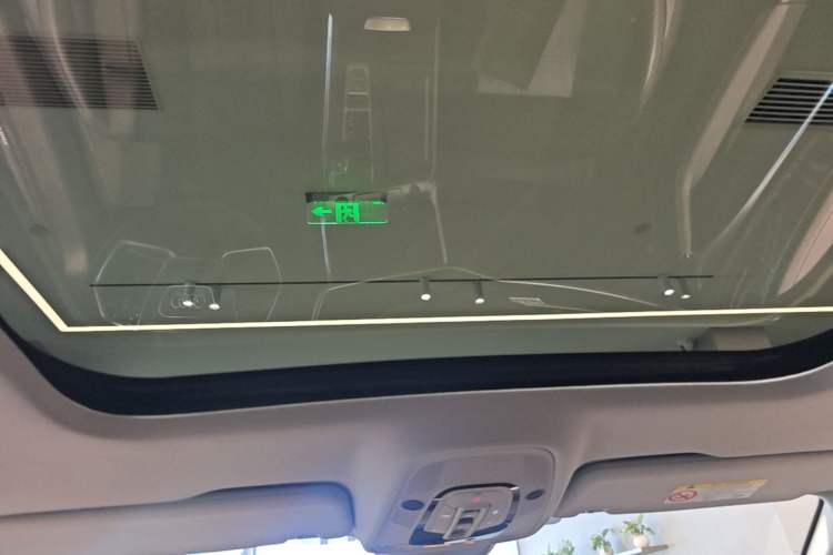 Used Audi A6 2024 allroad quattro 55 TFSI Prestige Off-Road Model Headliner