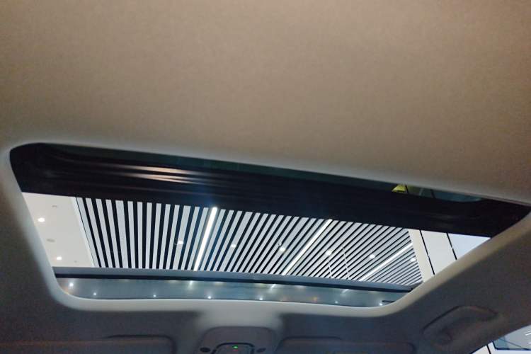 Used Audi A6 2024 allroad quattro 55 TFSI Prestige Off-Road Model Headliner