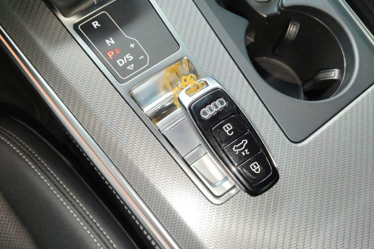Used Audi A6 2024 allroad quattro 55 TFSI Prestige Off-Road Model Interior 1