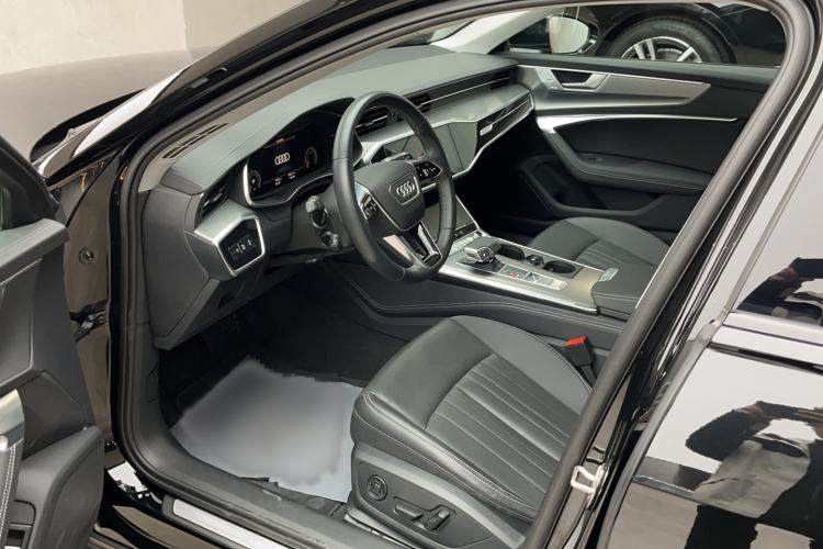 Used Audi A6 2024 allroad quattro 55 TFSI Prestige Off-Road Model Interior 2