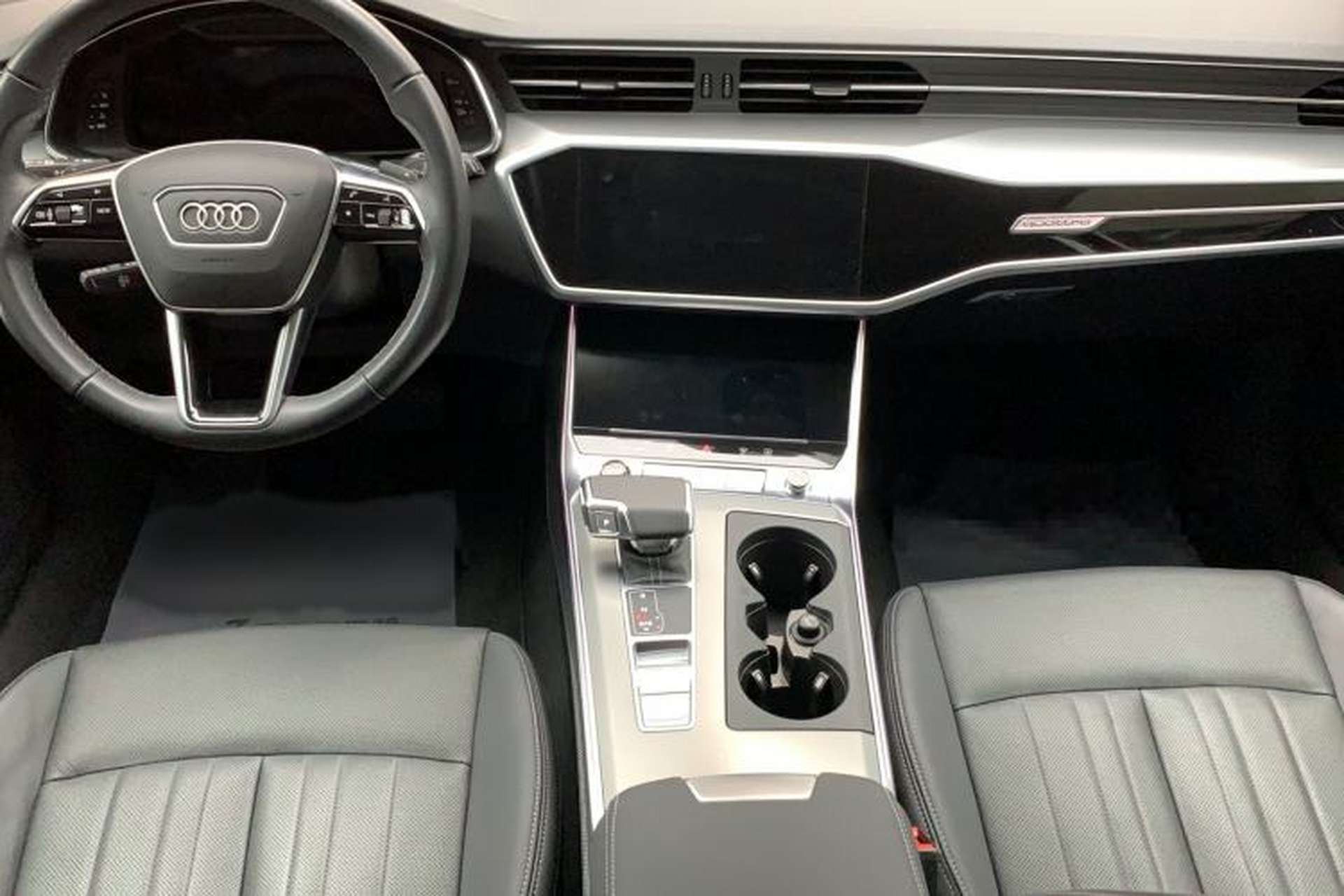 Used Audi A6 2024 allroad quattro 55 TFSI Prestige Off-Road Model Interior 3