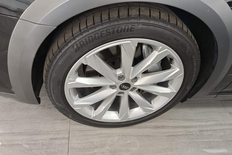Used Audi A6 2024 allroad quattro 55 TFSI Prestige Off-Road Model Left Front Wheel Hub