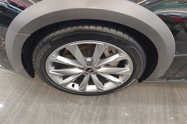 Used Audi A6 2024 allroad quattro 55 TFSI Prestige Off-Road Model Left Front Wheel Hub