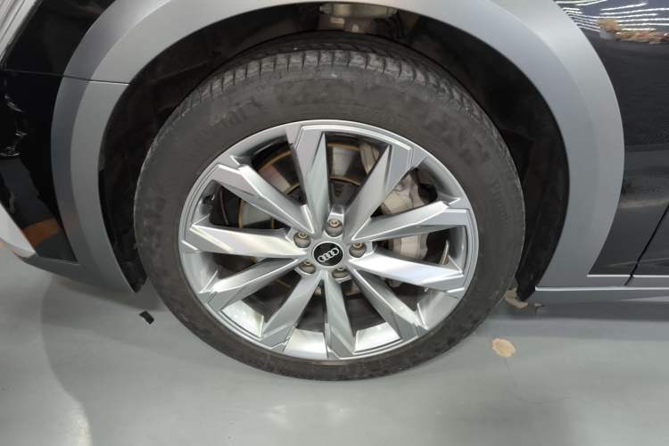 Used Audi A6 2024 allroad quattro 55 TFSI Prestige Off-Road Model Left Front Wheel Hub