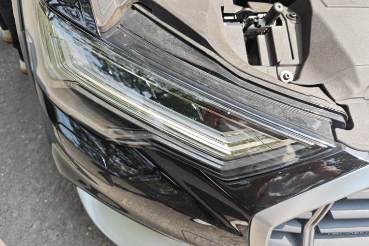 Used Audi A6 2024 allroad quattro 55 TFSI Prestige Off-Road Model Right Front Headlight