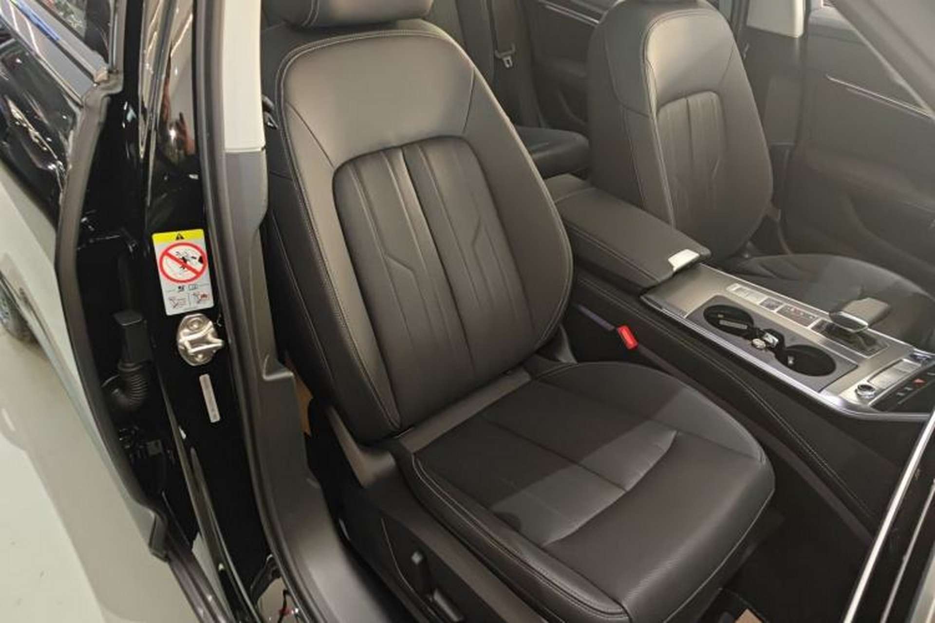 Used Audi A6 2024 allroad quattro 55 TFSI Prestige Off-Road Model Right Front Seat