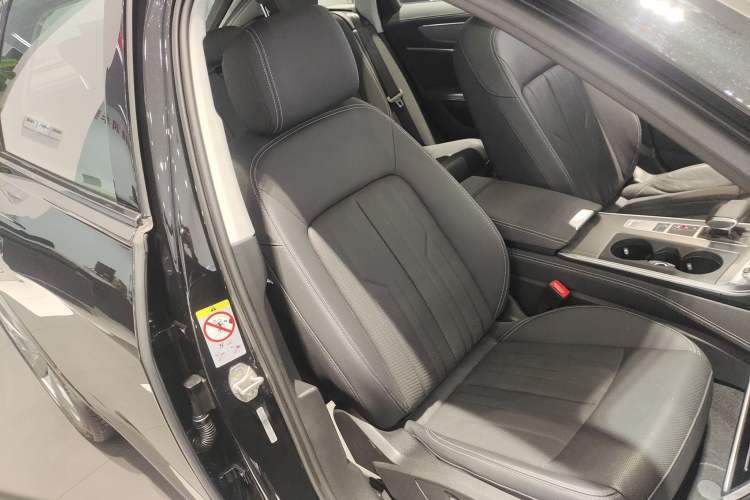 Used Audi A6 2024 allroad quattro 55 TFSI Prestige Off-Road Model Right Front Seat