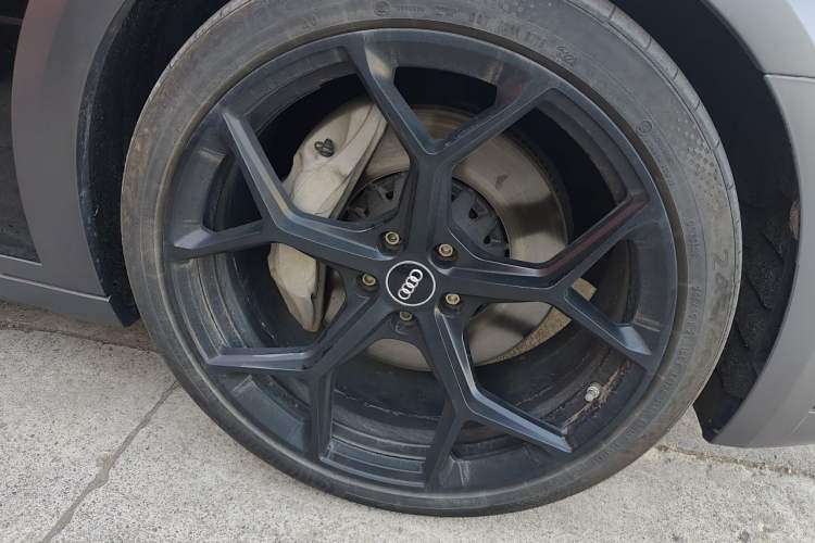 Used Audi A6 2024 allroad quattro 55 TFSI Prestige Off-Road Model Right Front Wheel Hub