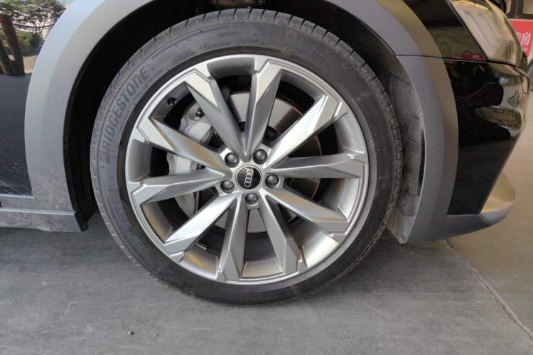 Used Audi A6 2024 allroad quattro 55 TFSI Prestige Off-Road Model Right Front Wheel Hub