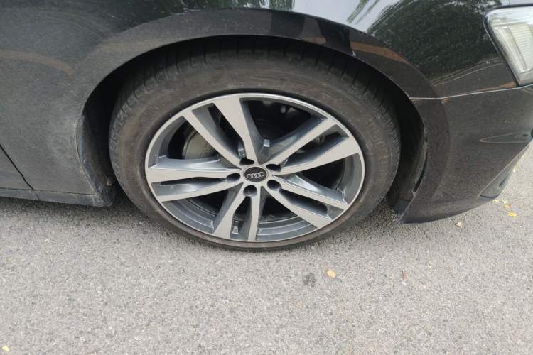 Used Audi A6 2024 Avant Futurist 45 TFSI Prestige Dynamic Edition Right Front Wheel Hub