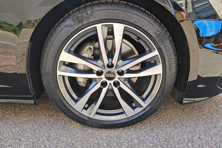 Used Audi A6 2024 Avant Futurist 45 TFSI Prestige Dynamic Edition Right Front Wheel Hub