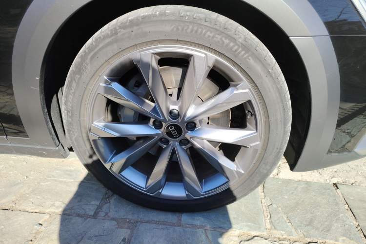 Used Audi A6 2024 allroad quattro 55 TFSI Prestige Off-Road Model Right Front Wheel Hub