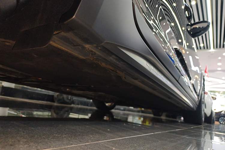 Used Audi A6 2024 allroad quattro 55 TFSI Prestige Off-Road Model Right Side Sill