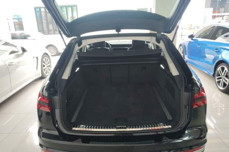 Used Audi A6 2024 allroad quattro 55 TFSI Prestige Off-Road Model Trunk