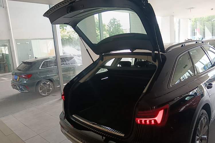Used Audi A6 2024 allroad quattro 55 TFSI Prestige Off-Road Model Trunk