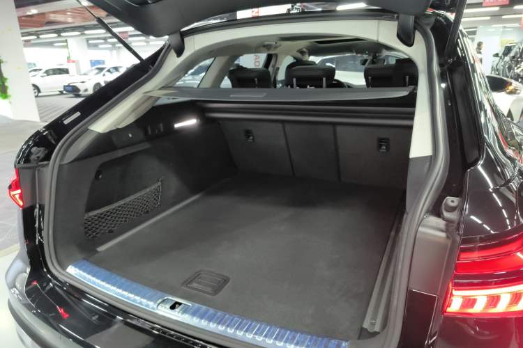Used Audi A6 2024 allroad quattro 55 TFSI Prestige Off-Road Model Trunk