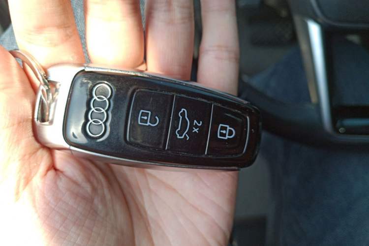 Used Audi A6 2024 allroad quattro 55 TFSI Prestige Off-Road Model Vehicle Key
