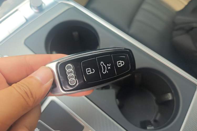 Used Audi A6 2024 allroad quattro 55 TFSI Prestige Off-Road Model Vehicle Key
