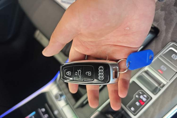 Used Audi A6 2024 allroad quattro 55 TFSI Prestige Off-Road Model Vehicle Key