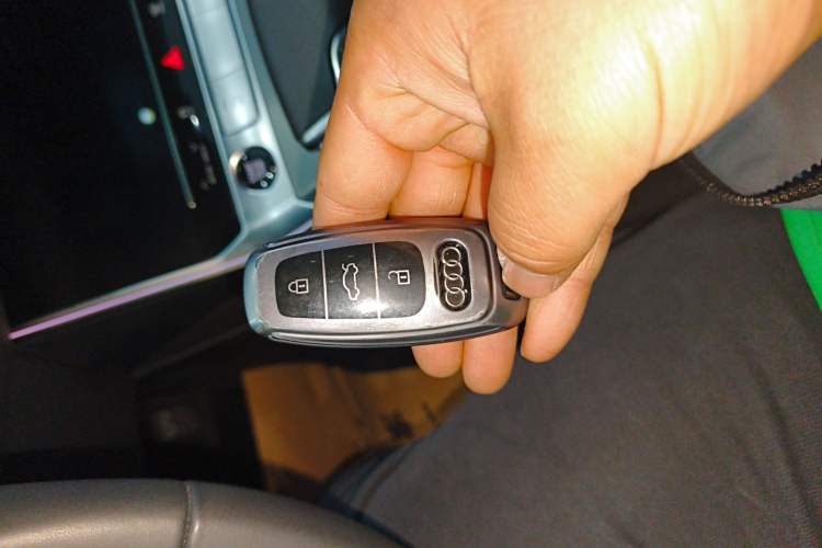 Used Audi A6 2024 allroad quattro 55 TFSI Prestige Off-Road Model Vehicle Key