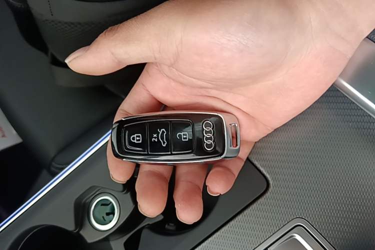 Used Audi A6 2024 allroad quattro 55 TFSI Prestige Off-Road Model Vehicle Key